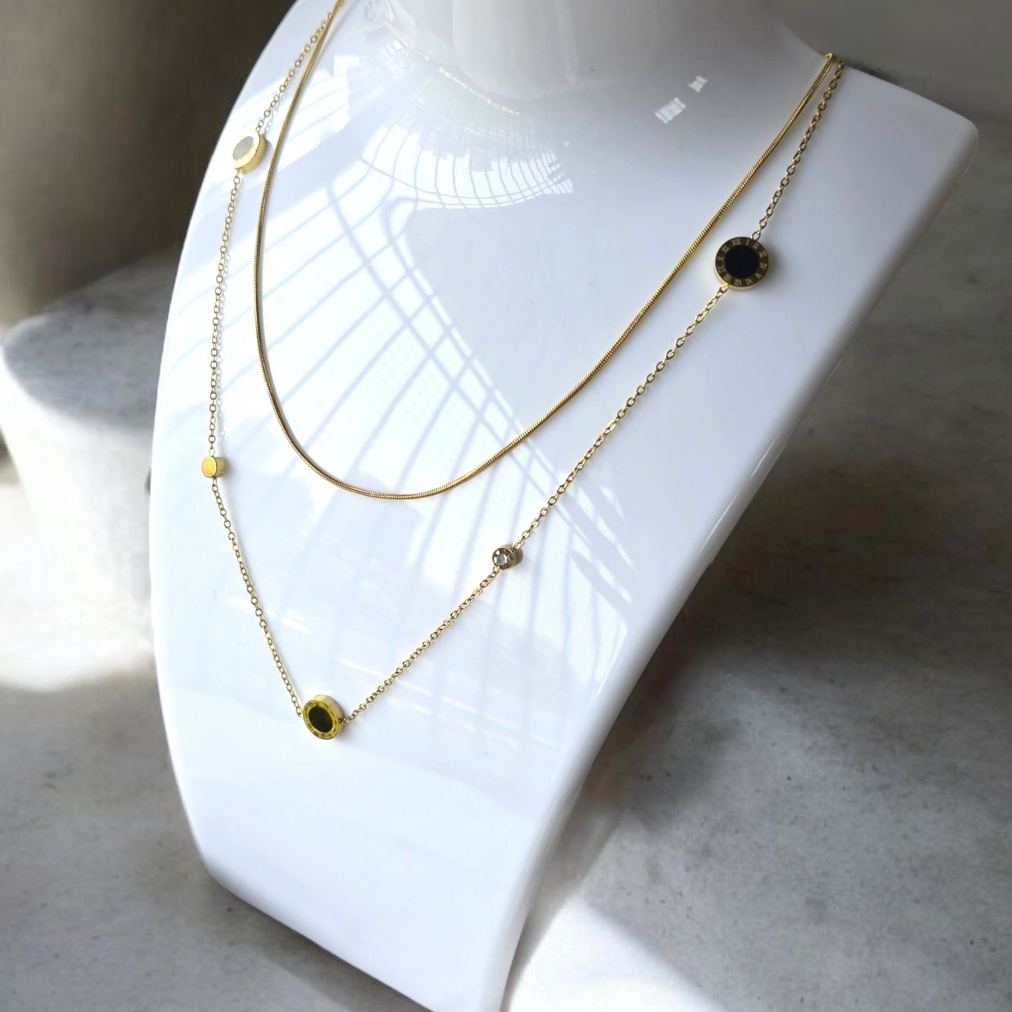 B&W Beauty Necklace