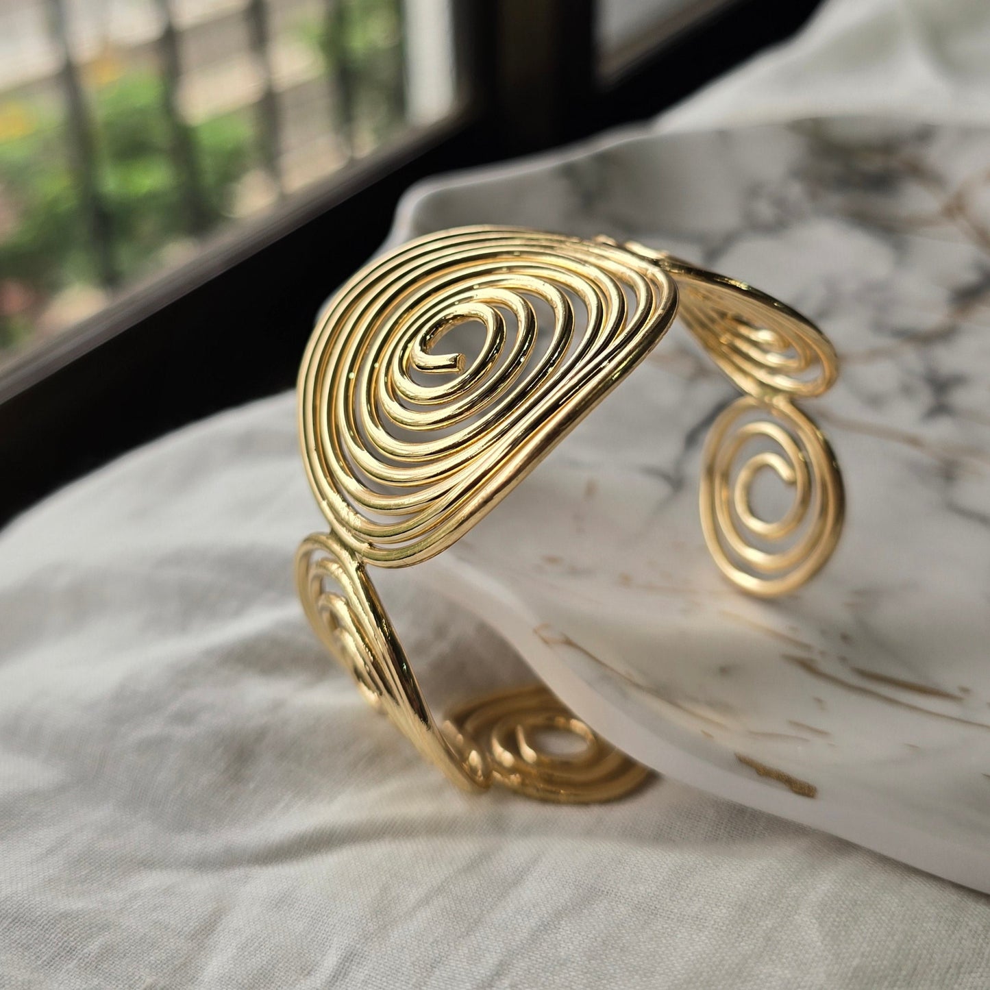 Dune Curl Statement Cuff