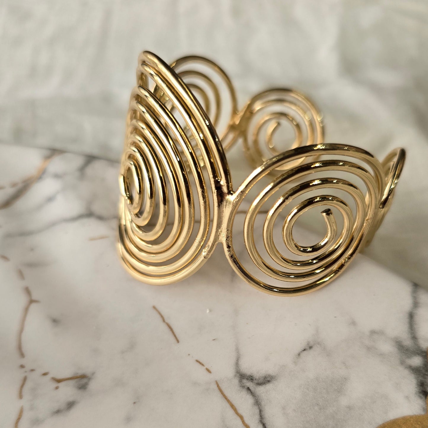Dune Curl Statement Cuff