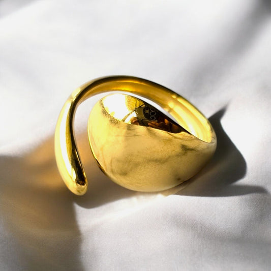Bold Curve Ring