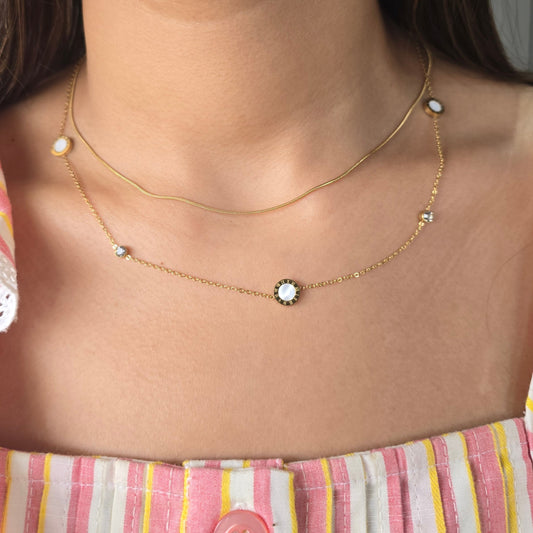 B&W Beauty Necklace