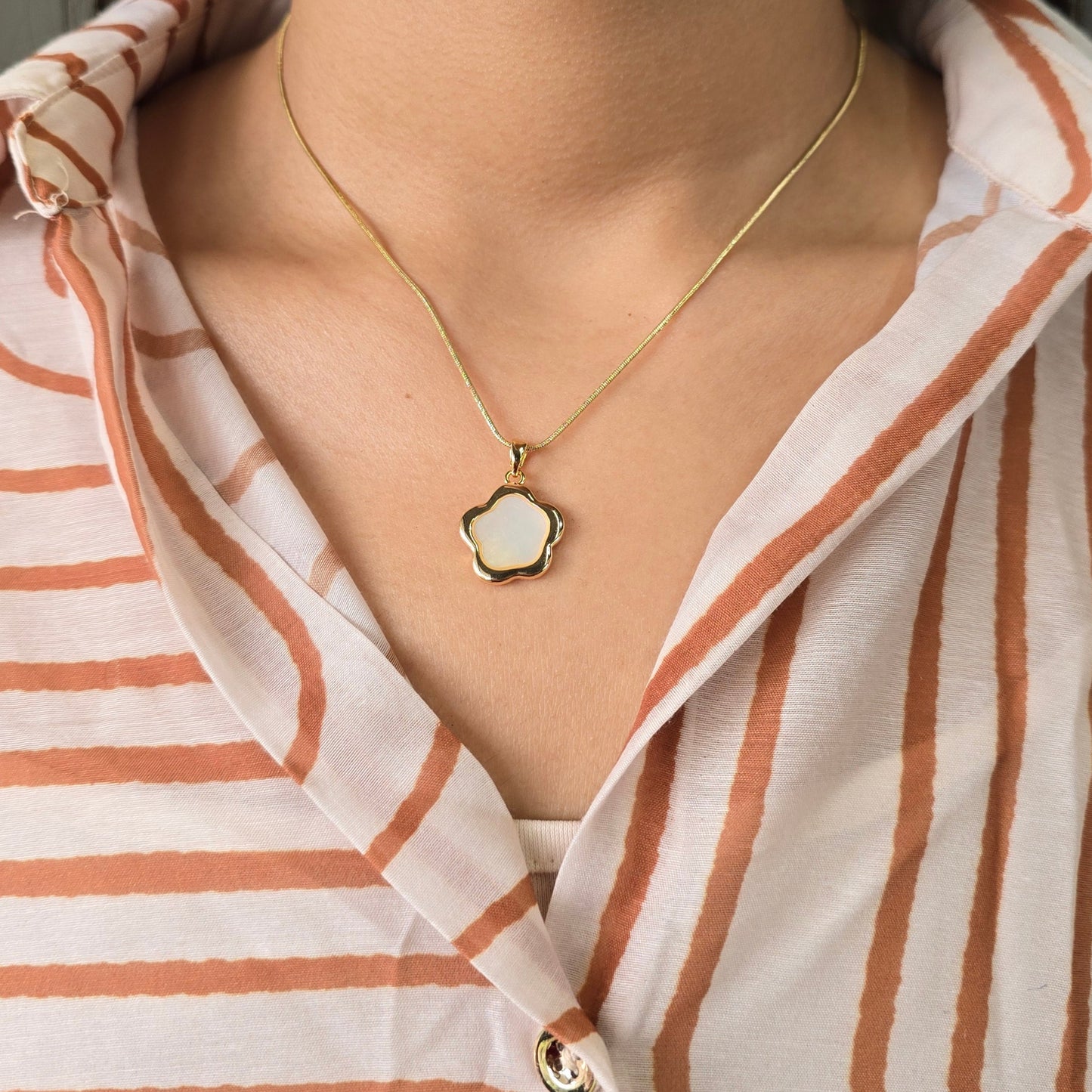 Ivory Wink Necklace