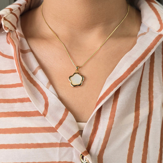 Ivory Wink Necklace